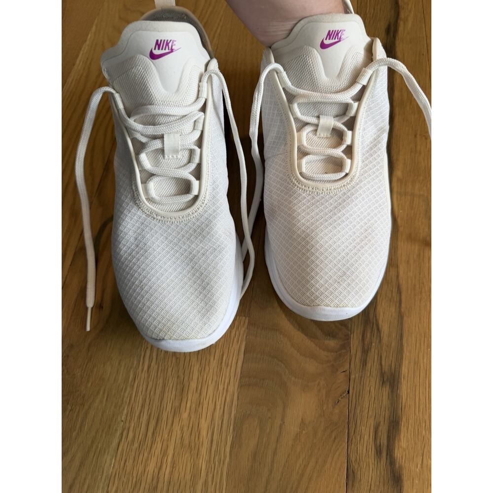 Nike Womens Air Max Motion 2 Running Shoes White AO0352-006 Mesh Lace Up Size 10 - Picture 5 of 10